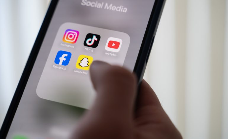 studie: soziale medien behandeln parteien unterschiedlich