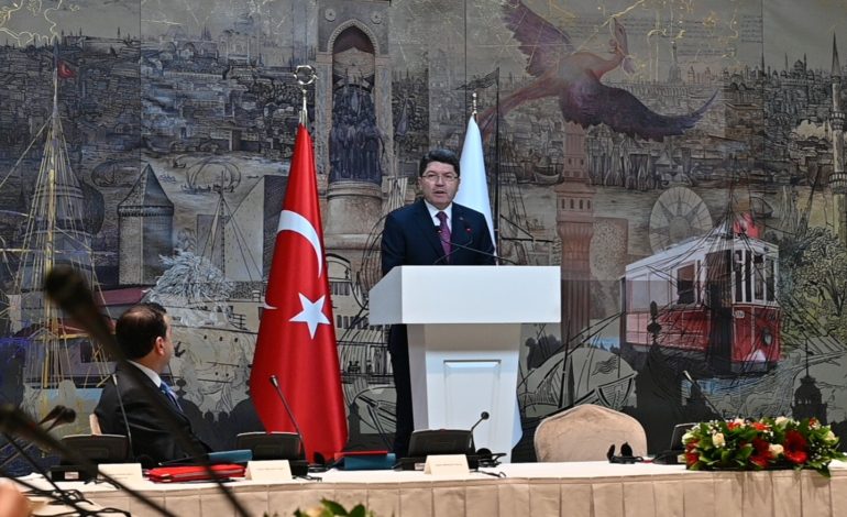 Politische Häftlinge außen vor: Türkei entlässt erste Gefängnisinsassen nach Reform