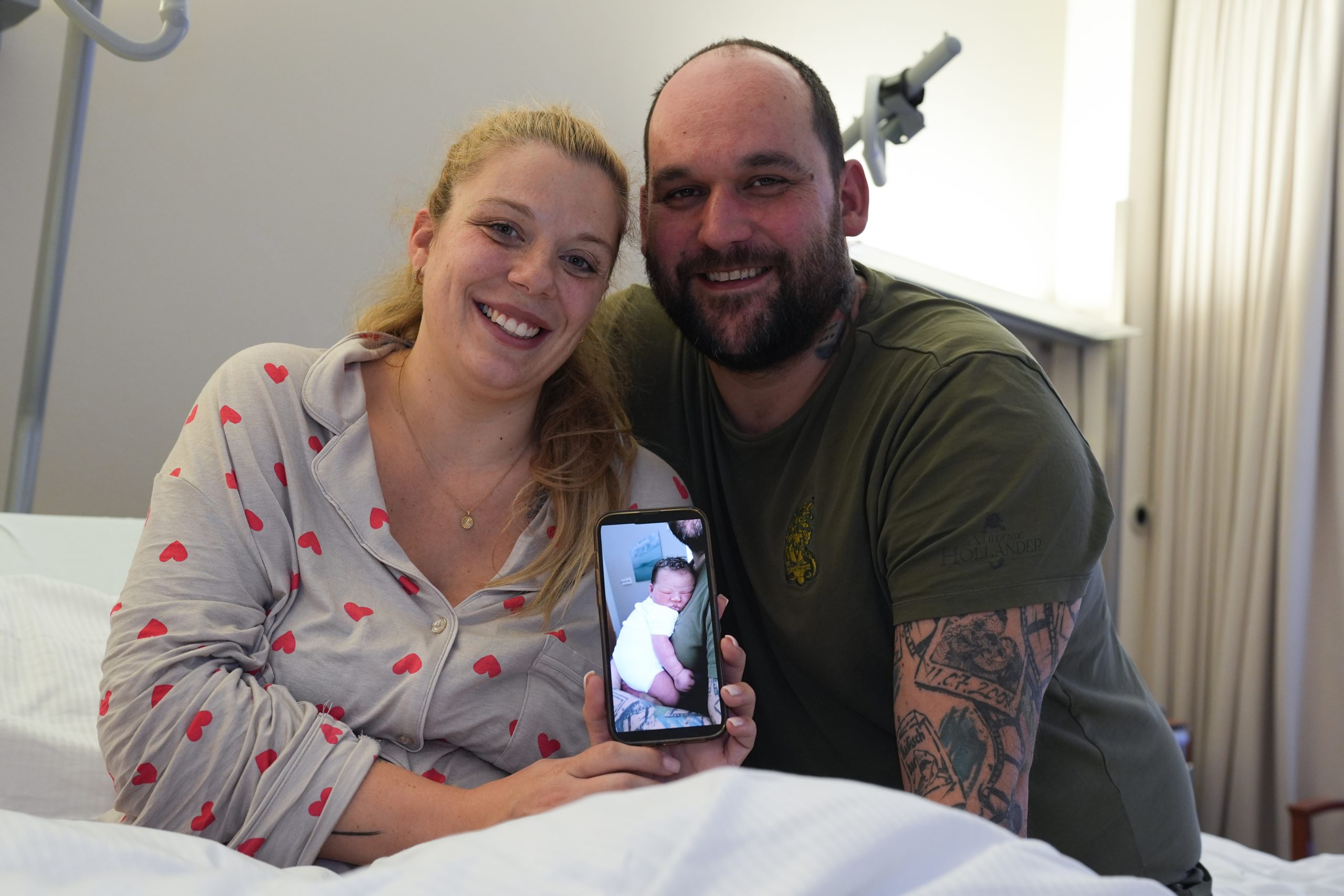 kind auf beifahrersitz geboren