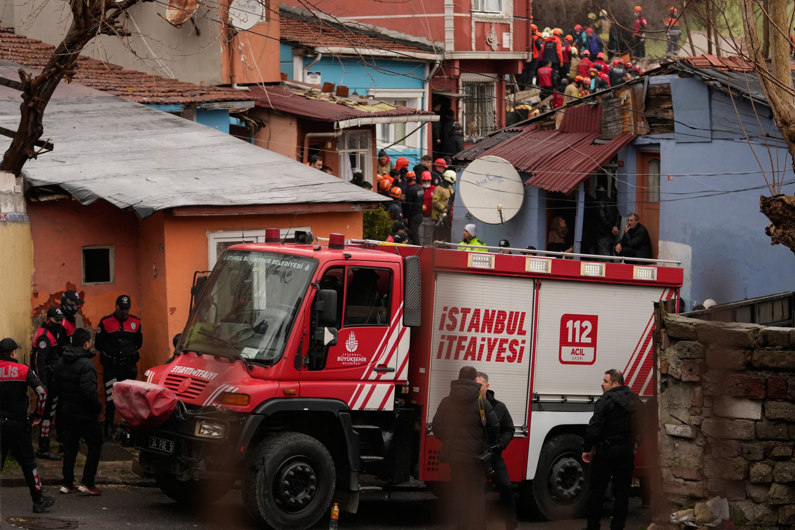 gebäudeeinsturz nach gasexplosion in istanbul