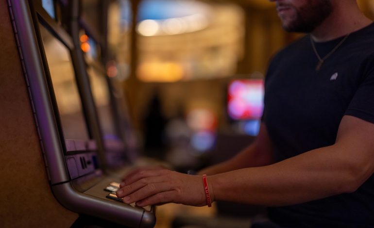 Tabuthema Glücksspiel: Warum Migranten überdurchschnittlich betroffen sind