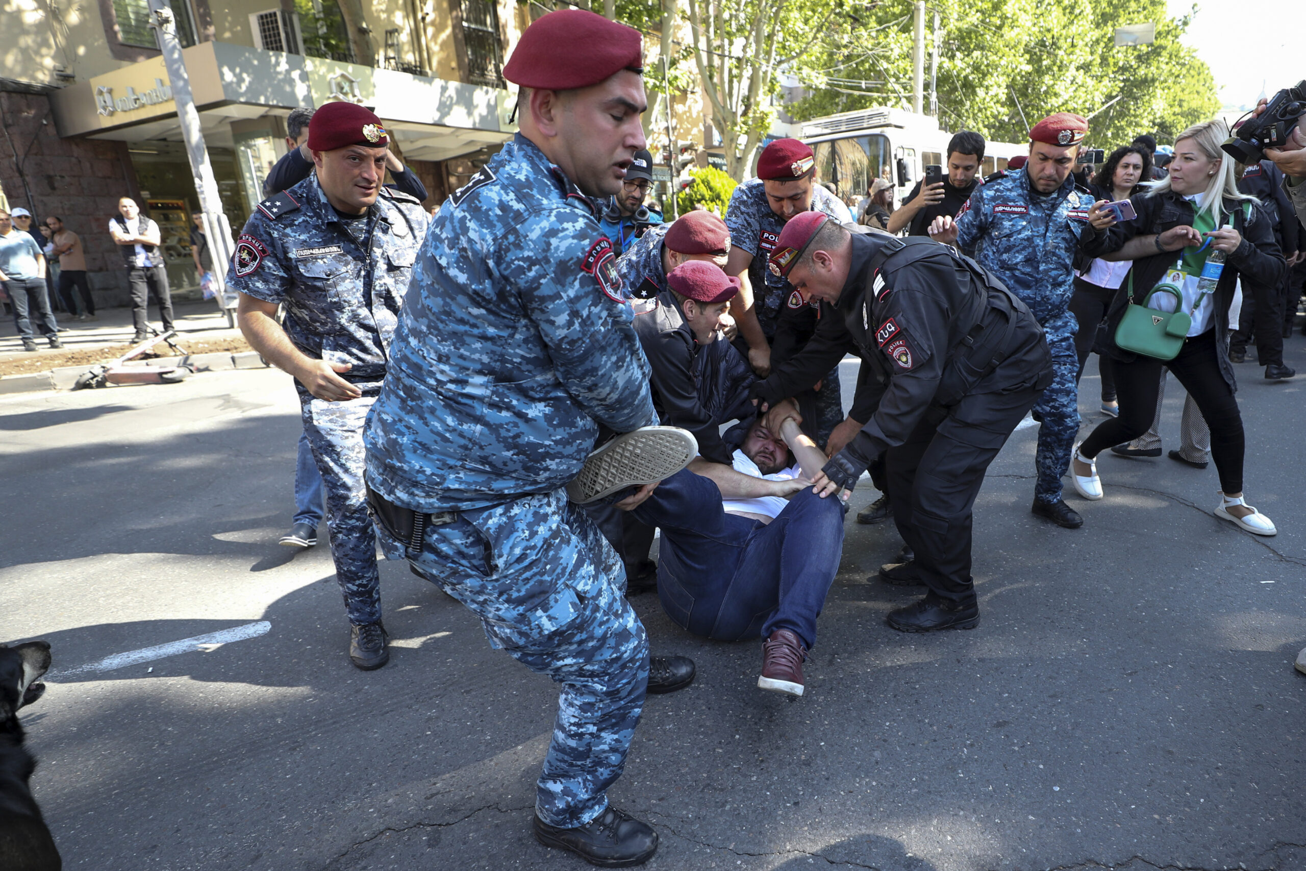 Wegen Aserbaidschan-Konflikt: Hunderte Festnahmen in Armenien